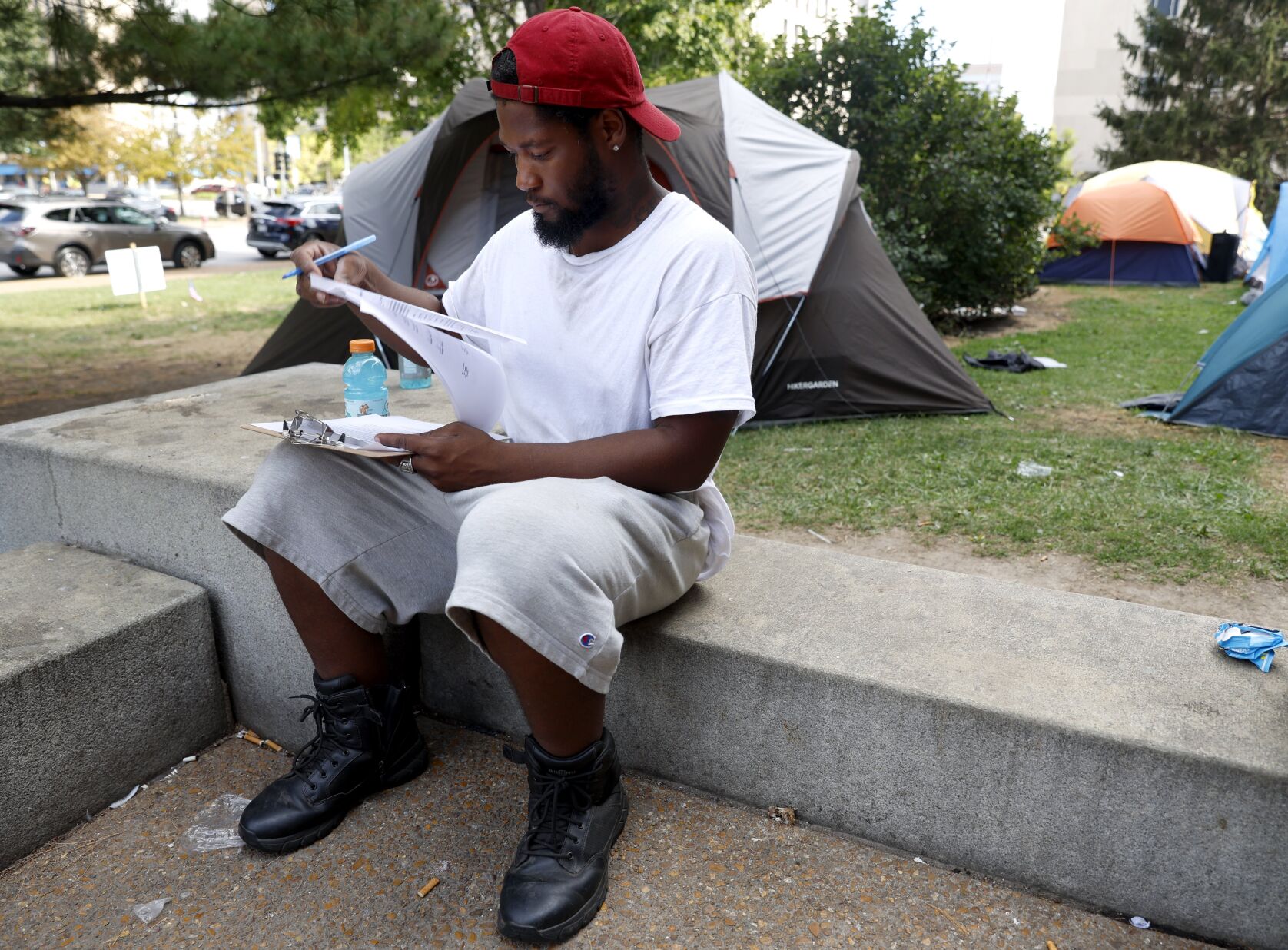St. Louis City Hall homeless encampment cleared